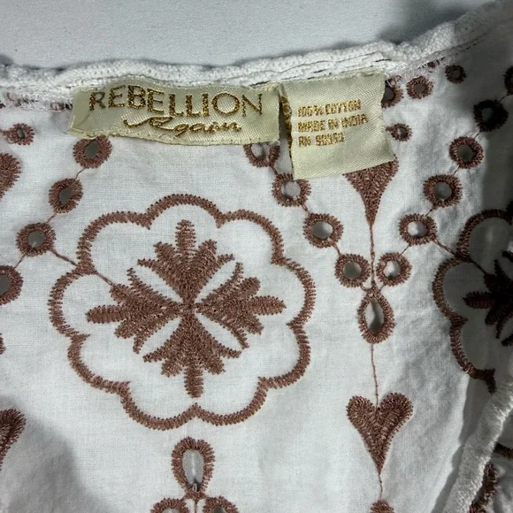Rebellion White Crop Top with Brown Floral Embroidery and Front Tie boho S/M - Picture 2 of 4